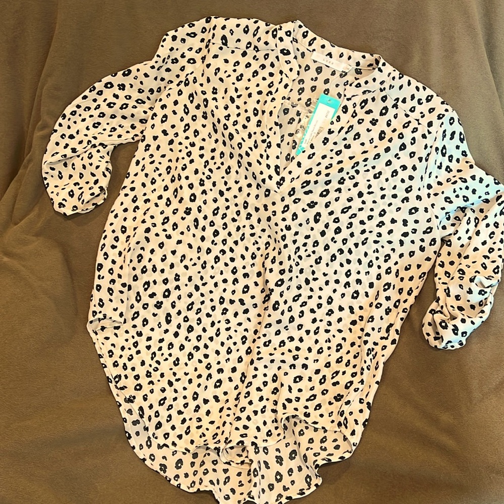 Stitch Fix NWT Lush split neck blouse small